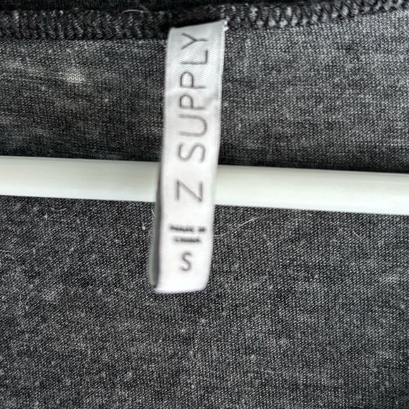 Gray top - Picture 2 of 2